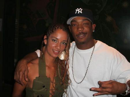 amadou  en  action    avec   sa   femme